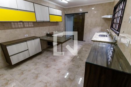 Casa à venda com 295m², 4 quartos e 2 vagas Casa à venda com 295m², 4 quartos e 2 vagasCozinha - Armários