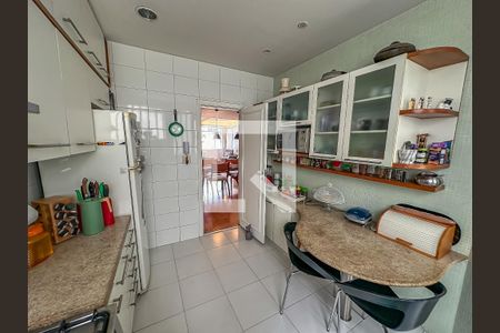Apartamento à venda com 251m², 4 quartos e 1 vagaCozinha