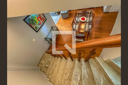 Apartamento à venda com 251m², 4 quartos e 1 vagaEscada