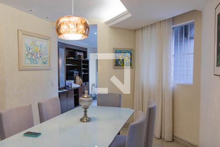 Apartamento à venda com 325m², 3 quartos e 3 vagas Apartamento à venda com 325m², 3 quartos e 3 vagasCopa