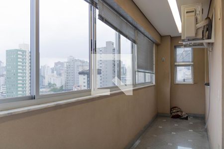 Apartamento à venda com 325m², 3 quartos e 3 vagas Apartamento à venda com 325m², 3 quartos e 3 vagasSacada 2