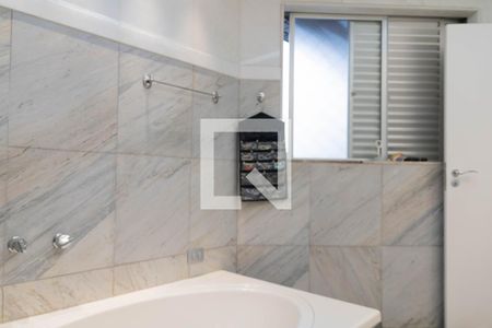 Apartamento à venda com 325m², 3 quartos e 3 vagas Apartamento à venda com 325m², 3 quartos e 3 vagasBanheiro da Suíte 2