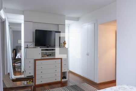 Apartamento à venda com 325m², 3 quartos e 3 vagas Apartamento à venda com 325m², 3 quartos e 3 vagasSuíte 2