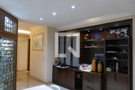 Apartamento à venda com 325m², 3 quartos e 3 vagas Apartamento à venda com 325m², 3 quartos e 3 vagasSala 2