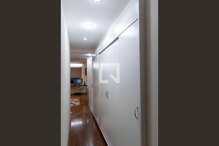 Apartamento à venda com 325m², 3 quartos e 3 vagas Apartamento à venda com 325m², 3 quartos e 3 vagasCorredor