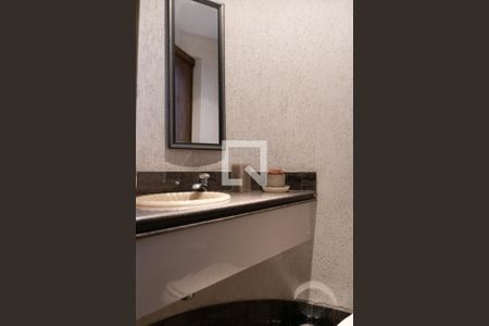 Apartamento à venda com 325m², 3 quartos e 3 vagas Apartamento à venda com 325m², 3 quartos e 3 vagasLavabo 1