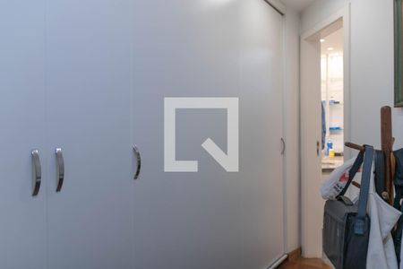Apartamento à venda com 325m², 3 quartos e 3 vagas Apartamento à venda com 325m², 3 quartos e 3 vagasCloset 2