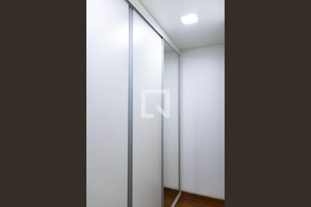 Closet 1 de apartamento à venda com 3 quartos, 325m² em Gutierrez, Belo Horizonte