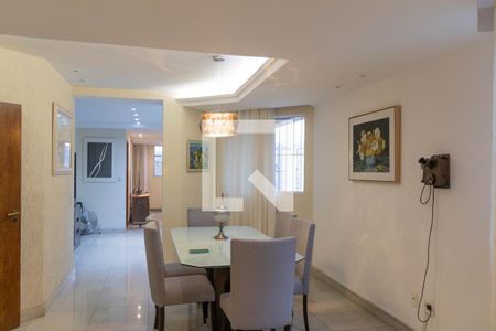Apartamento à venda com 325m², 3 quartos e 3 vagas Apartamento à venda com 325m², 3 quartos e 3 vagasCopa