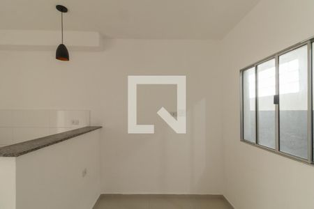 Sala e Cozinha de apartamento para alugar com 1 quarto, 27m² em Parque Cisper, São Paulo
