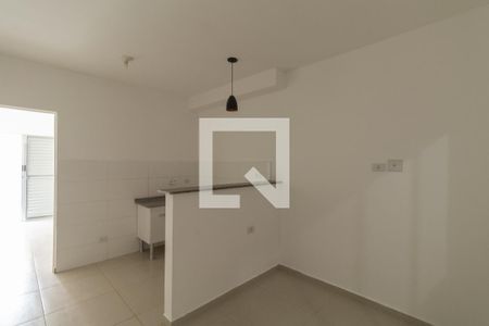 Sala e Cozinha de apartamento para alugar com 1 quarto, 27m² em Parque Cisper, São Paulo
