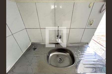 Cozinha  de casa para alugar com 1 quarto, 20m² em Vila Guarani (zona Sul), São Paulo