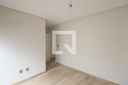 Casa de condomínio à venda com 285m², 4 quartos e 3 vagasSuíte 2