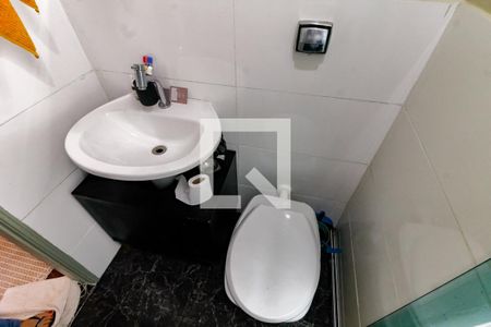 Casa à venda com 170m², 3 quartos e 1 vaga Casa à venda com 170m², 3 quartos e 1 vagaBanheiro