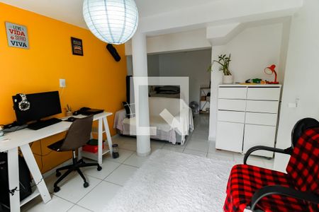Casa à venda com 170m², 3 quartos e 1 vaga Casa à venda com 170m², 3 quartos e 1 vagaSuíte