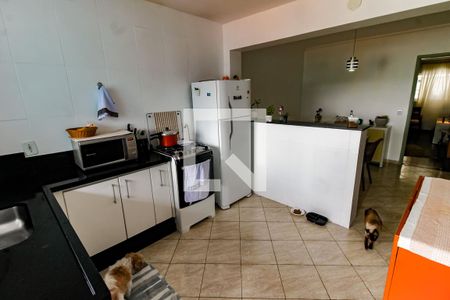 Casa à venda com 170m², 3 quartos e 1 vaga Casa à venda com 170m², 3 quartos e 1 vagaCozinha - Armários