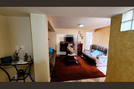 Casa à venda com 250m², 3 quartos e 4 vagasSala de TV