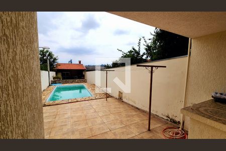 Casa à venda com 250m², 3 quartos e 4 vagasQuintal