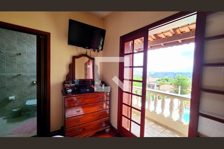 Casa à venda com 250m², 3 quartos e 4 vagasQuarto 2 - Suíte