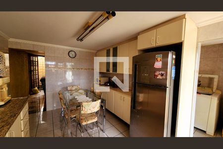 Casa à venda com 250m², 3 quartos e 4 vagasCozinha