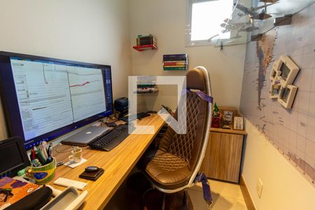 Apartamento à venda com 130m², 3 quartos e 2 vagasEscritório