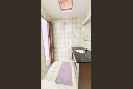 Casa à venda com 167m², 3 quartos e 2 vagasBanheiro da Suíte