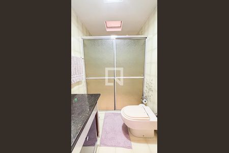 Casa à venda com 167m², 3 quartos e 2 vagasBanheiro da Suíte