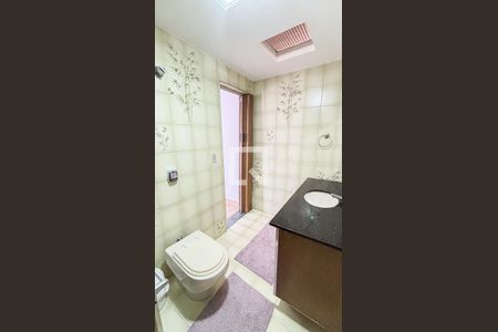 Casa à venda com 167m², 3 quartos e 2 vagasBanheiro da Suíte