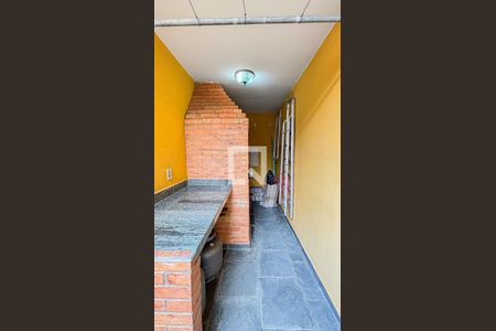 Casa à venda com 167m², 3 quartos e 2 vagasQuintal - Churrasqueira