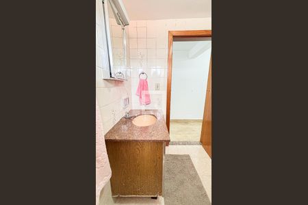 Casa à venda com 167m², 3 quartos e 2 vagasBanheiro