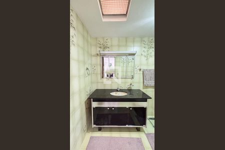 Casa à venda com 167m², 3 quartos e 2 vagasBanheiro da Suíte