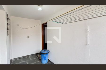 Casa à venda com 167m², 3 quartos e 2 vagasÁrea de Serviço