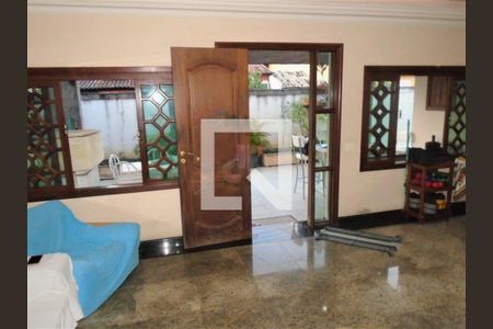 Casa de Condomínio à venda com 5 quartos, 121m² em Taquara, Rio de Janeiro