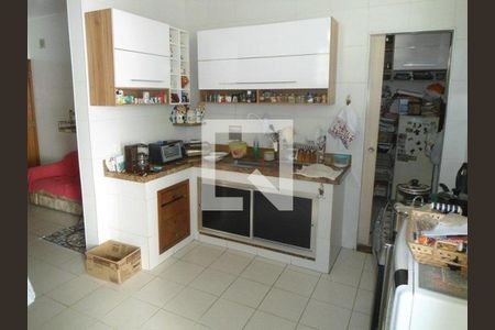 Casa à venda com 347m², 3 quartos e 4 vagas