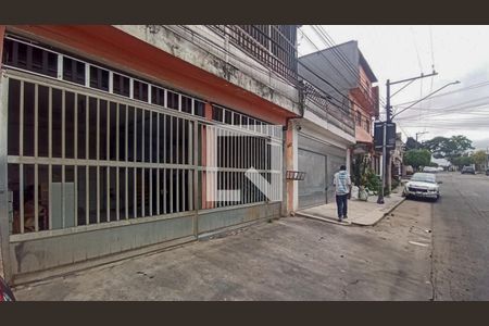 Casa para alugar com 40m², 2 quartos e 1 vaga Casa para alugar com 40m², 2 quartos e 1 vagaFachada