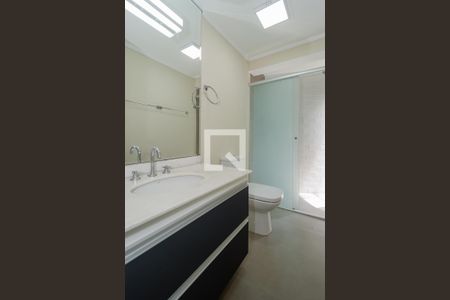 Apartamento à venda com 94m², 3 quartos e 2 vagas Apartamento à venda com 94m², 3 quartos e 2 vagasBanheiro da Suíte