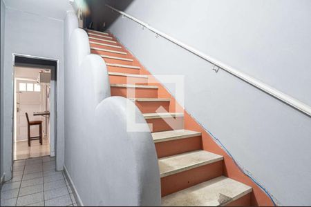 Casa à venda com 500m², 9 quartos e 2 vagasEscada