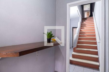 Casa à venda com 500m², 9 quartos e 2 vagasEscada