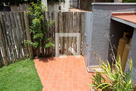 Casa de condomínio para alugar com 402m², 4 quartos e 3 vagasÁREA DE SERVIÇO