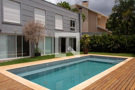 Casa de condomínio para alugar com 402m², 4 quartos e 3 vagasÁREA EXTERNA FUNDOS