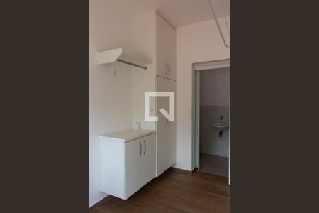 Casa de condomínio para alugar com 402m², 4 quartos e 3 vagasÁREA DE SERVIÇO