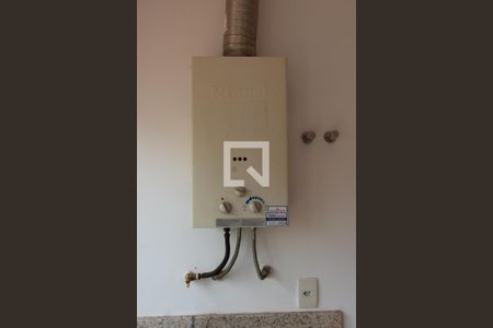 Casa de condomínio para alugar com 402m², 4 quartos e 3 vagasÁREA DE SERVIÇO