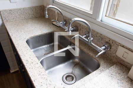 Casa de condomínio para alugar com 402m², 4 quartos e 3 vagasCOZINHA