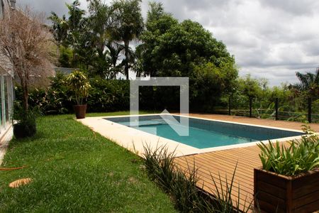 Casa de condomínio para alugar com 402m², 4 quartos e 3 vagasÁREA EXTERNA FUNDOS