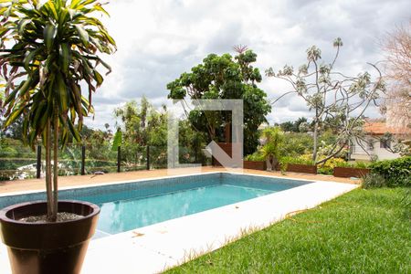 Casa de condomínio para alugar com 402m², 4 quartos e 3 vagasÁREA EXTERNA FUNDOS