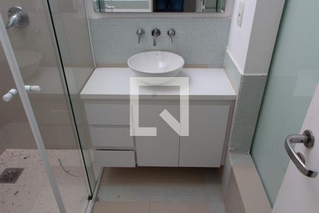 Casa de condomínio para alugar com 402m², 4 quartos e 3 vagasBANHEIRO DA SUITE 3