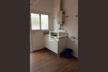 Casa de condomínio para alugar com 402m², 4 quartos e 3 vagasÁREA DE SERVIÇO