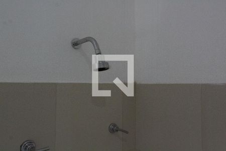 Casa de condomínio para alugar com 402m², 4 quartos e 3 vagasBANHEIRO DA SUITE 1