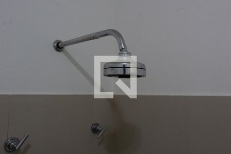 Casa de condomínio para alugar com 402m², 4 quartos e 3 vagasBANHEIRO DA SUITE 2