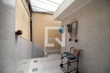 Casa à venda com 195m², 3 quartos e 1 vaga Casa à venda com 195m², 3 quartos e 1 vagaVaranda